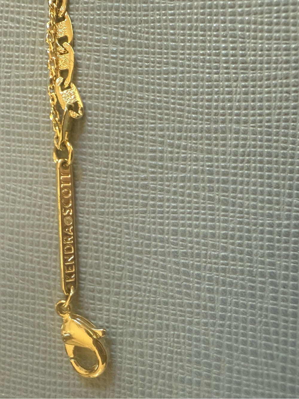 Kendra Scott Elisa Multi Strand
Gold Pendant Necklace In
Ocean Blue Opal - Picture 4 of 7